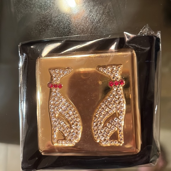 Host Pick ♥️♥️🌈🌈ESTEE LAUDER perfecting pressed powder - Picture 1 of 5